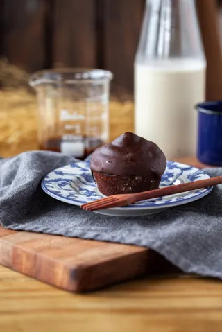 CUPCAKE DE CHOCOLATE COM MARSHMALLOW
