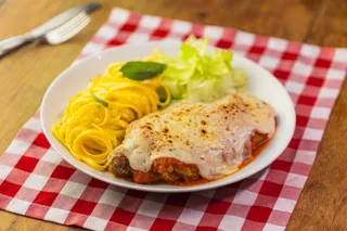 FILÉ MIGNON ALLA PARMEGIANNA